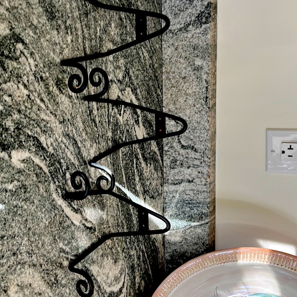 Black iron plate/art wall holders